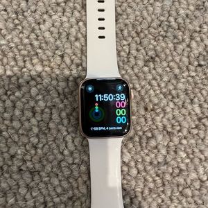 Series 4 Apple Watch. Rose gold 40mm. Excellent condition